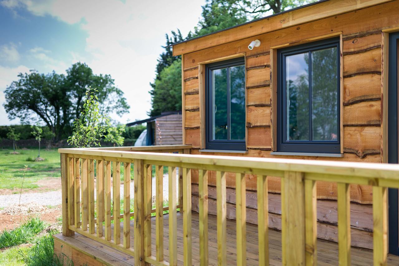 Hotel The Holford Arms Chalets And Glamping Didmarton Exterior foto